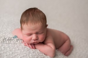 neutral newborn photographer